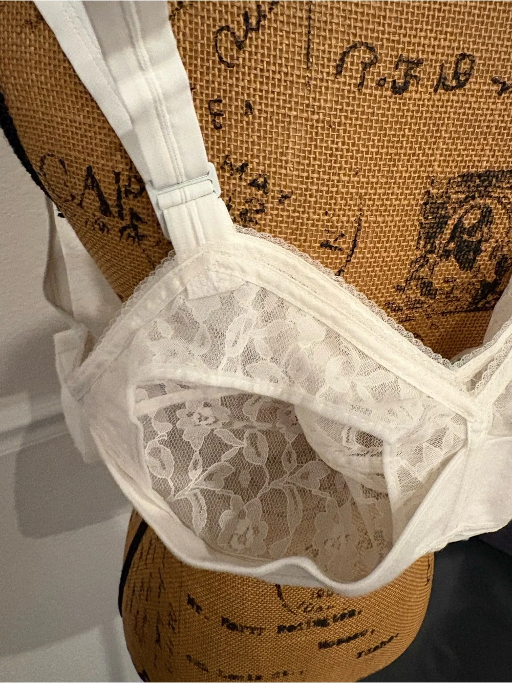 VTG 50s Marilyn Monroe Pennyrich White Lace Pinup Bullet Bra Torpedo Pointed 30E